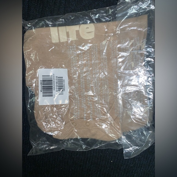 Old navy onesie - Picture 3 of 3